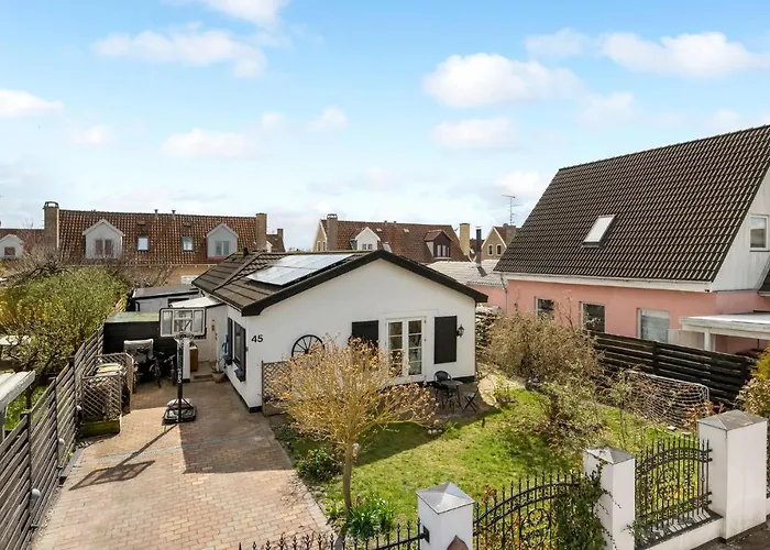 Gorgeous Home In Kobenhavn S With Kitchen